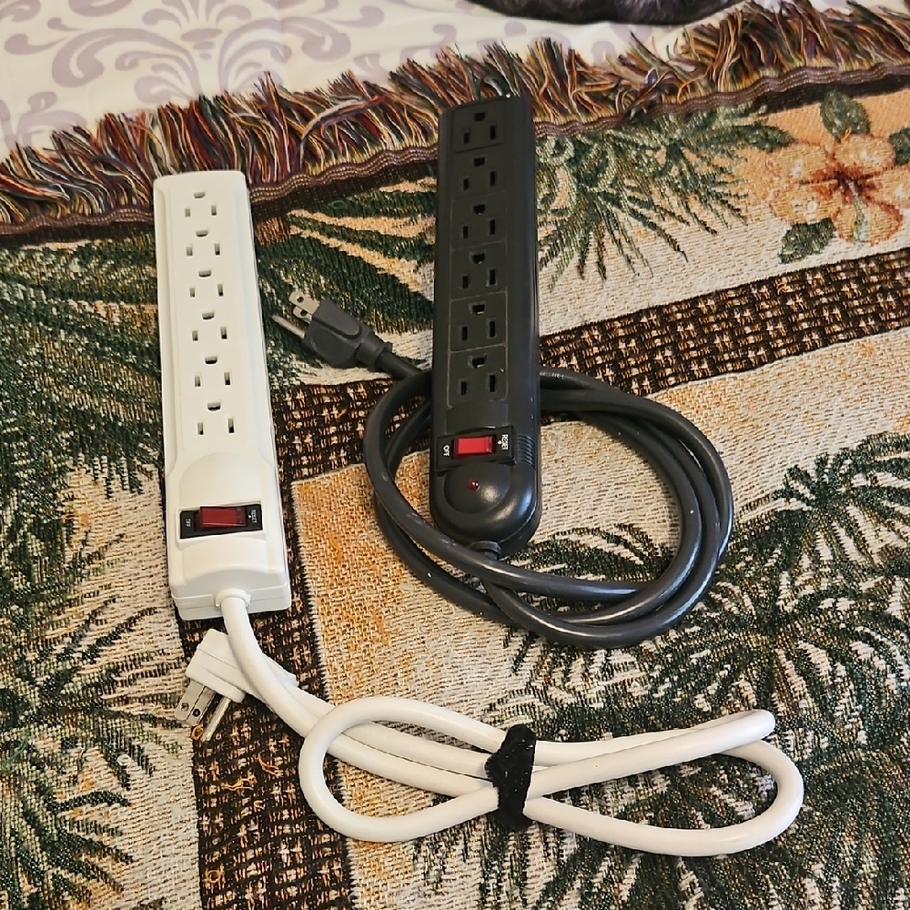 Outlet Power Strip SURGE protector White 3' Black 4' 2 In Bundle 6 Plugs